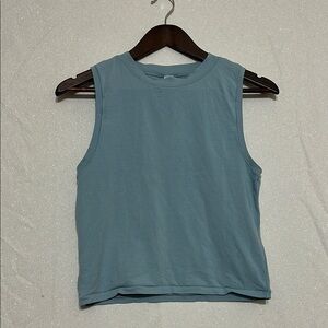 Yogalicious Blue Sleeveless Fitted Crop Tee. Size Large